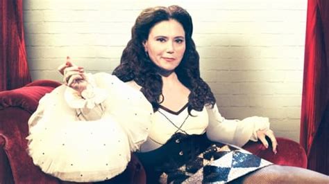 tinyzone alex borstein: corsets & clown suits|alex borstein net worth.